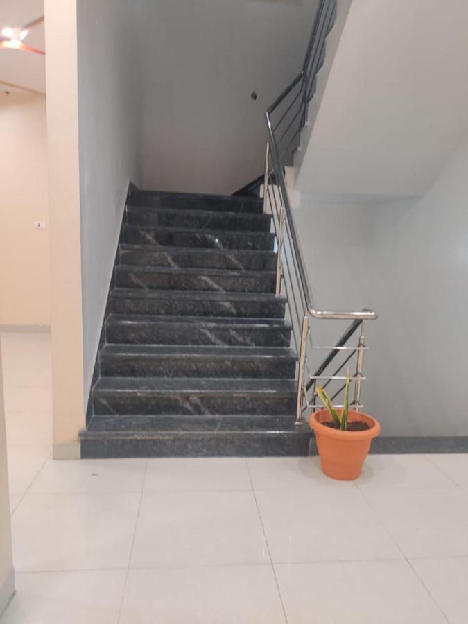 Hotel Hariram Tower Wardha Bagian luar foto
