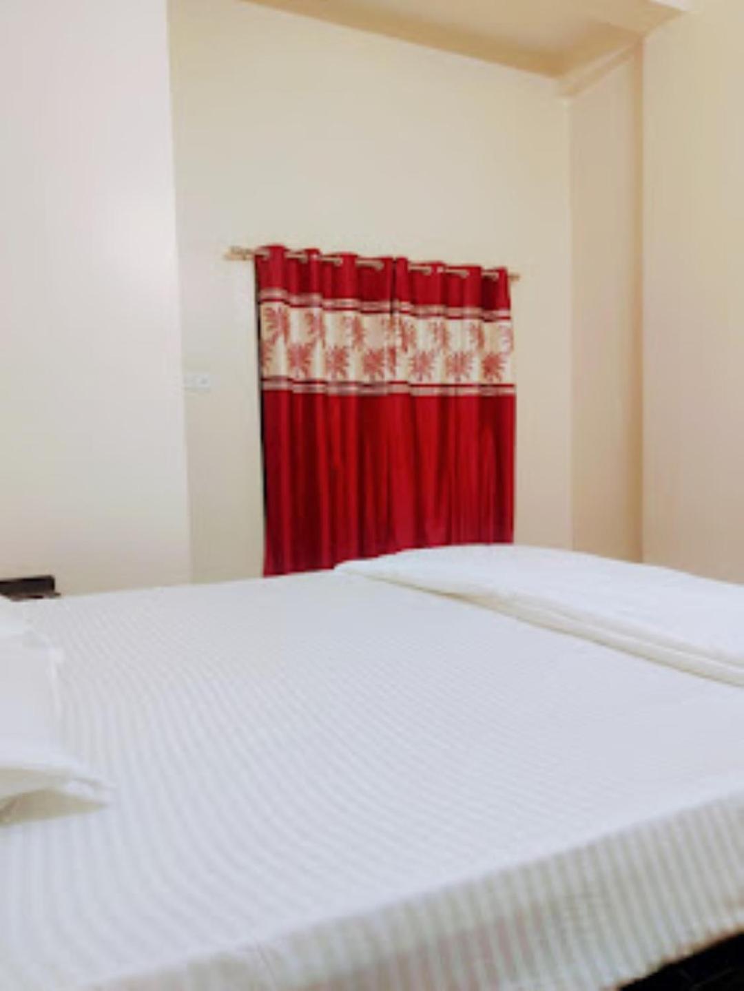 Hotel Hariram Tower Wardha Bagian luar foto