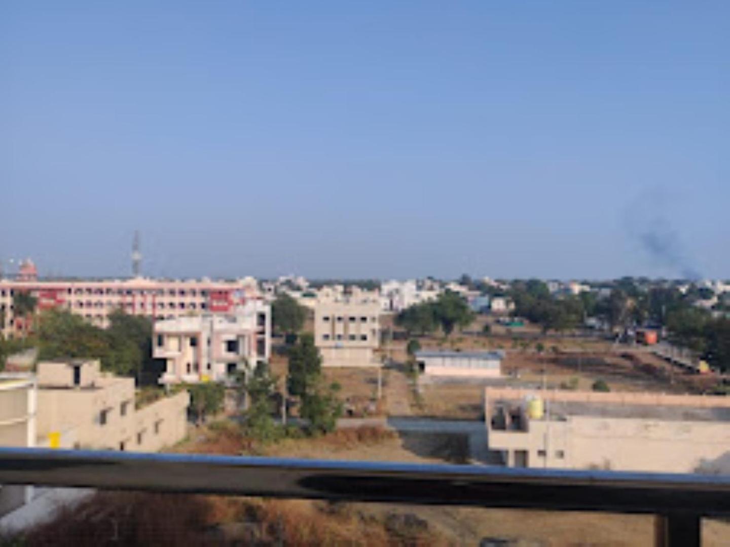 Hotel Hariram Tower Wardha Bagian luar foto