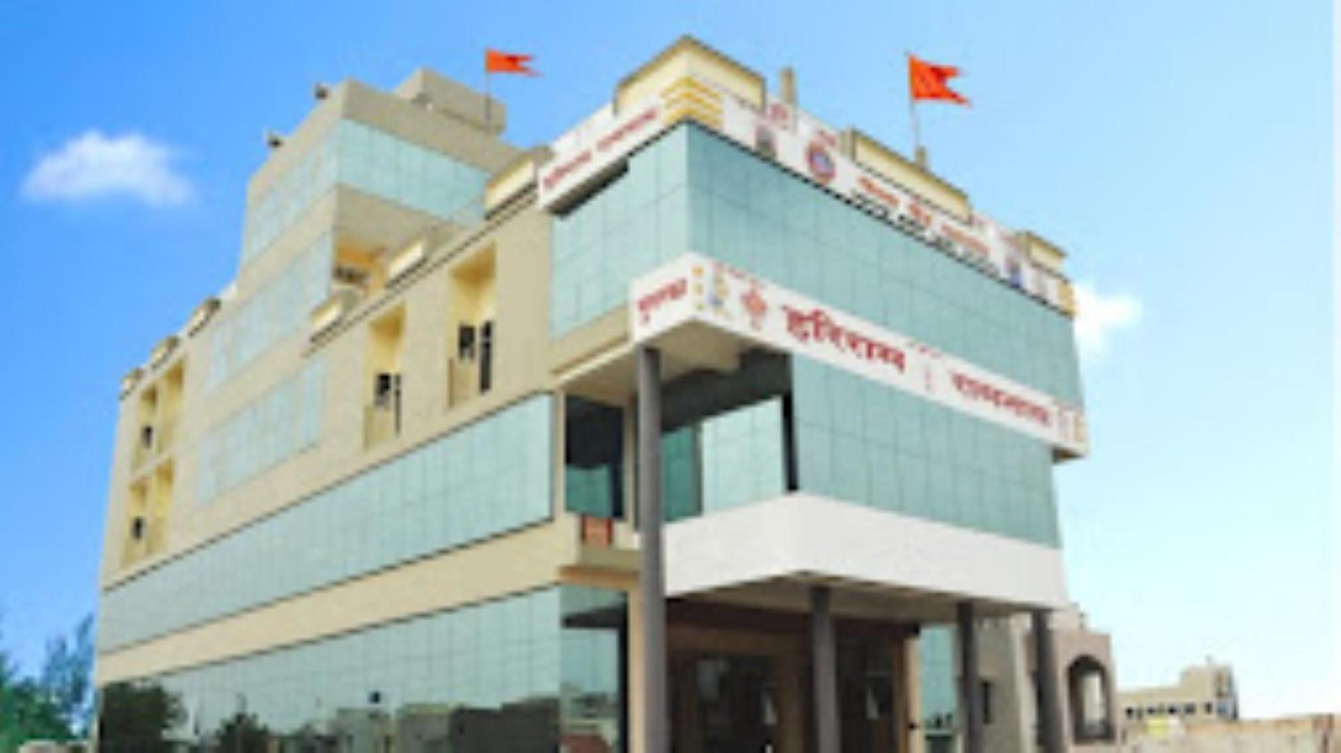 Hotel Hariram Tower Wardha Bagian luar foto